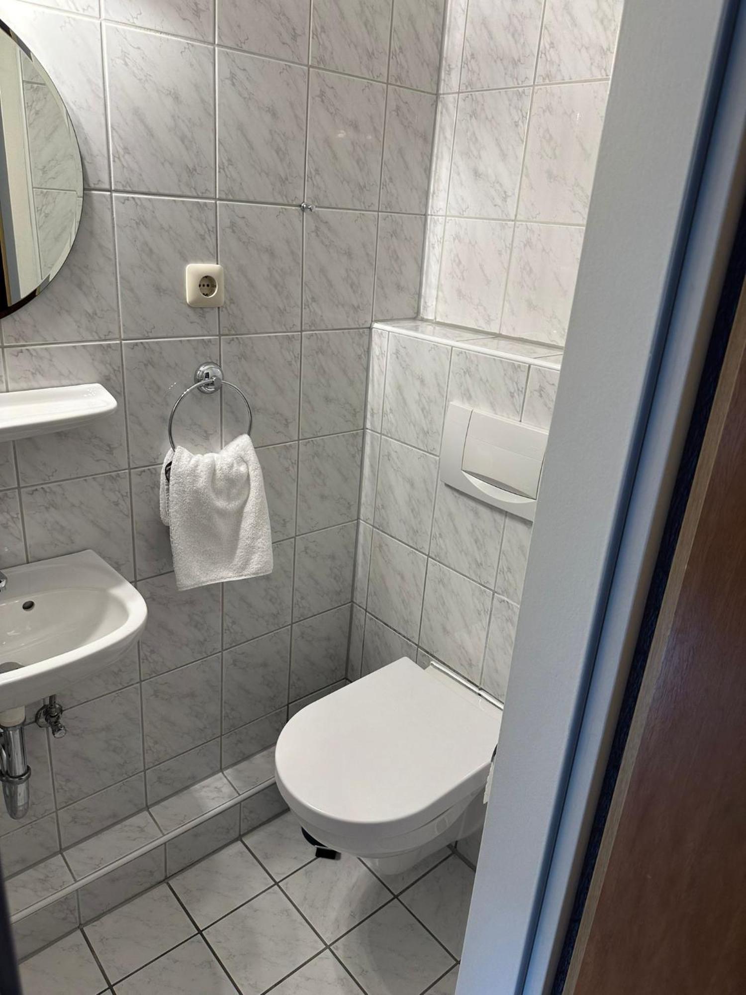 Hotel Bff Airport Messe Schlaf - Duesseldorf Ngoại thất bức ảnh