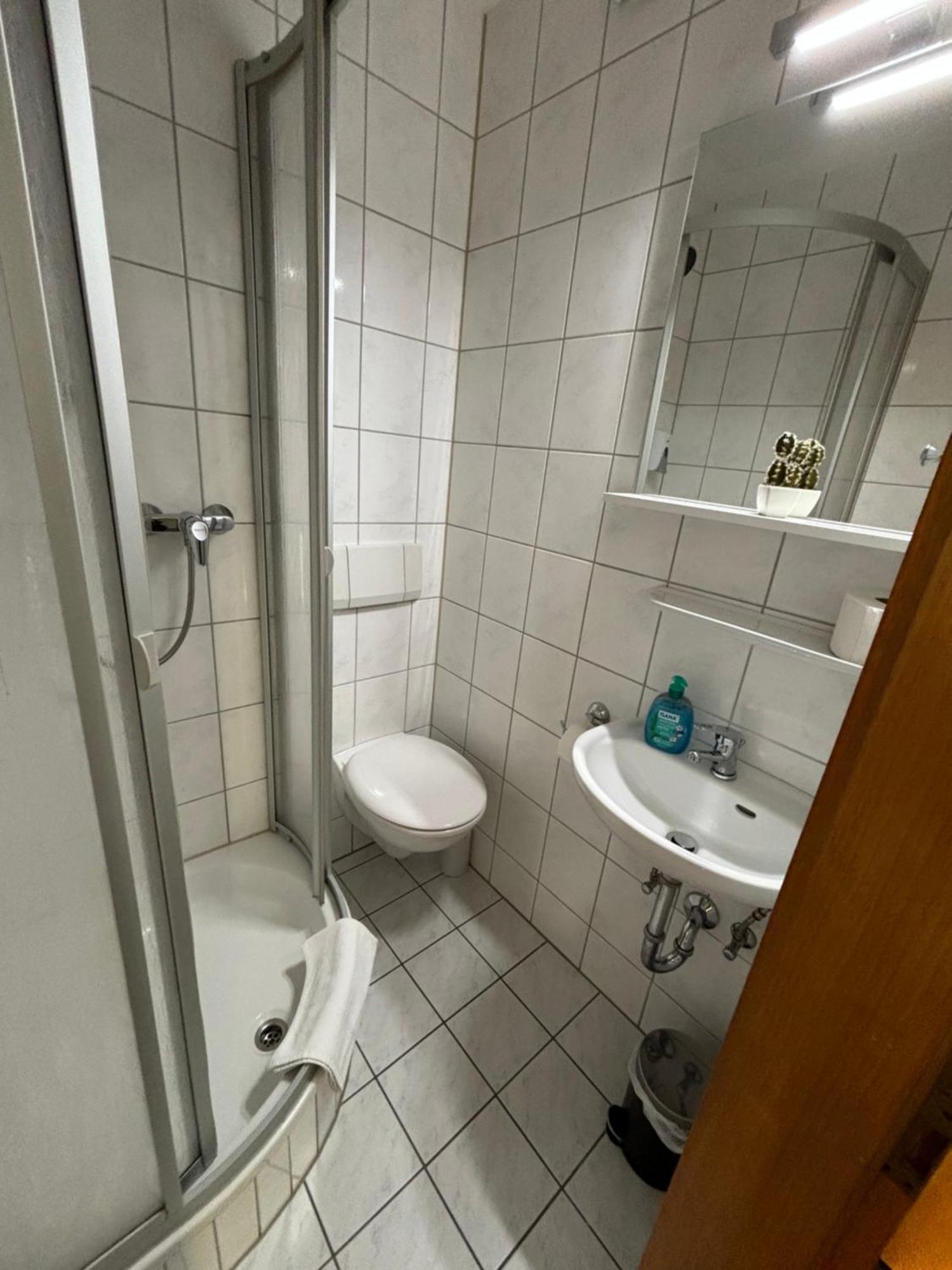 Hotel Bff Airport Messe Schlaf - Duesseldorf Ngoại thất bức ảnh